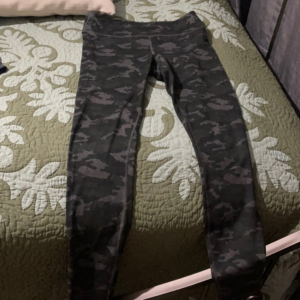 Camo power hold Fabletics yoga pants